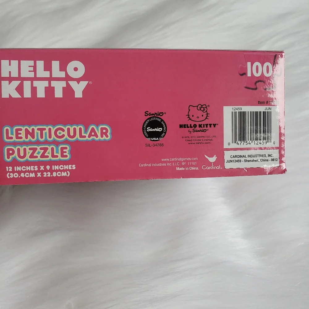 Hello Kitty New in box family 100‎ piece lenticular puzzle